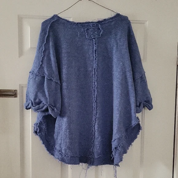 We The Free Blue Distressed Top - Picture 3 of 3